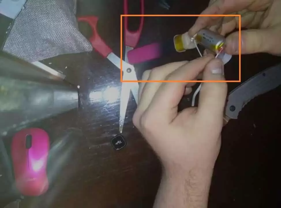 Take the red and black wire of the battery