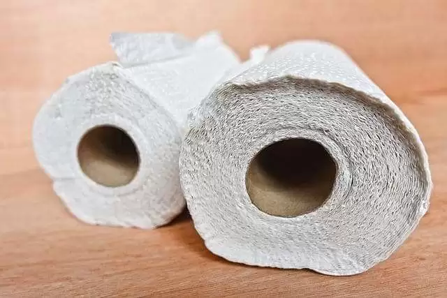 Use paper towel to clean silicone pipes