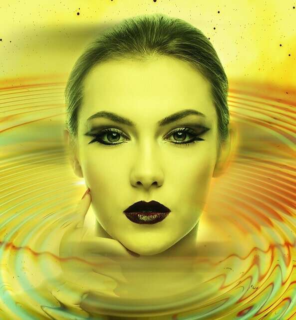 Flush your eyes that helps to get out of sunscreen