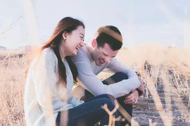 Lovers laugh at jokes