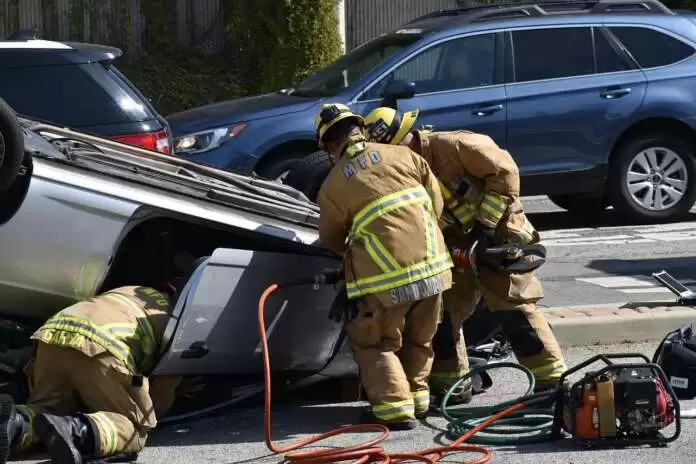 Save Lives and Make a Difference The Path to Becoming a First Responder-min Save Lives and Make a Difference: The Path to Becoming a First Responder