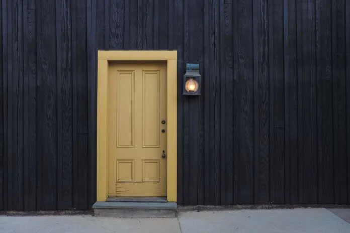 Mastering Home Comfort: A Comprehensive DIY Guide to Garage Door Insulation