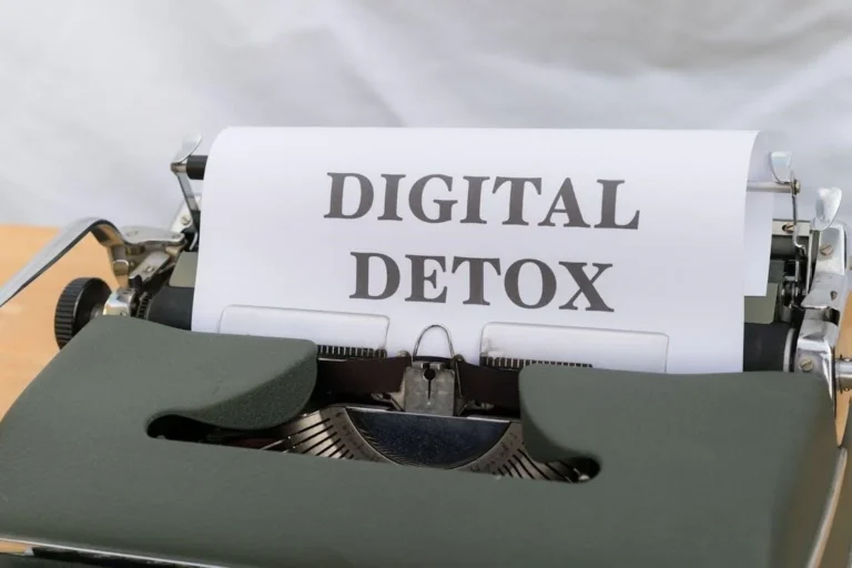 How To Do A Digital Detox In An Era Of Constant Connectivity